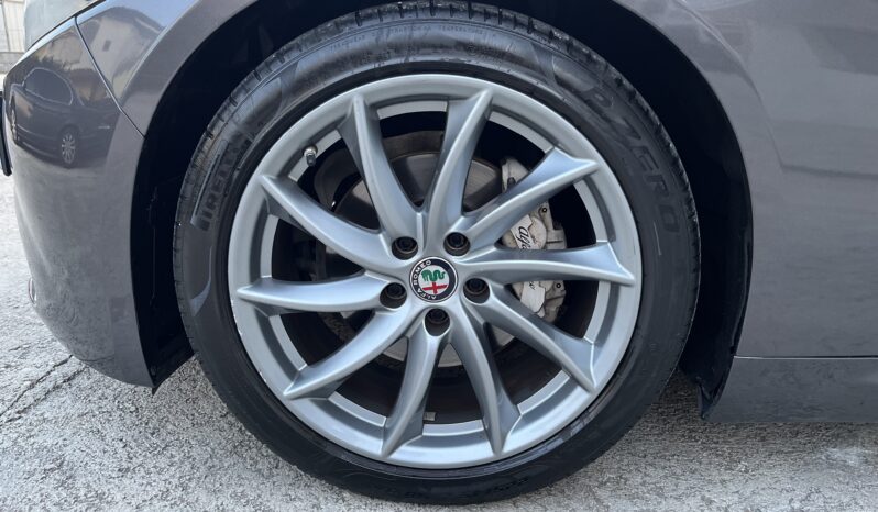 
Alfa Romeo Giulia Super 2.2 Turbodiesel 150Cv full									