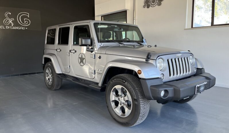 
Jeep Wrangler Unlimited Sahara 2.8 full									
