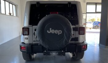 
Jeep Wrangler Unlimited Sahara 2.8 full									