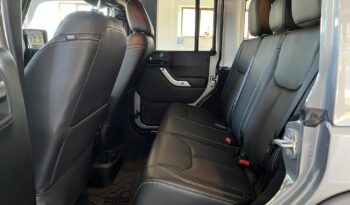 
Jeep Wrangler Unlimited Sahara 2.8 full									