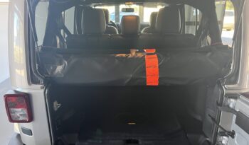 
Jeep Wrangler Unlimited Sahara 2.8 full									