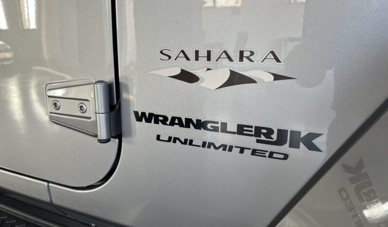 
Jeep Wrangler Unlimited Sahara 2.8 full									