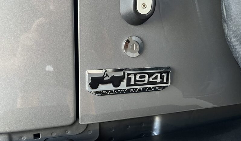 
Jeep Wrangler Unlimited Sahara 2.8 full									