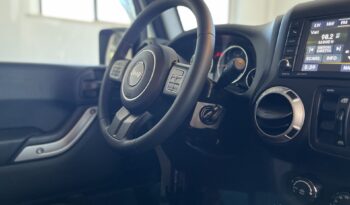 
Jeep Wrangler Unlimited Sahara 2.8 full									