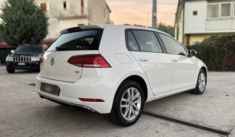 
Volkswagen Golf 7 1.6 TDI full									