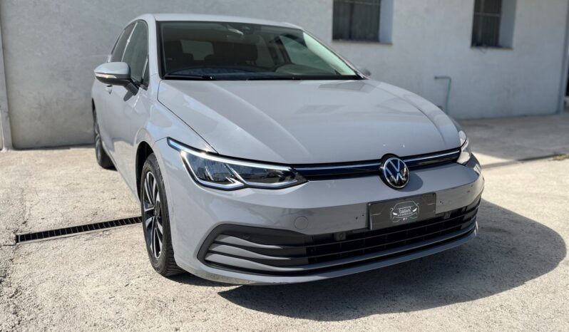 
Volkswagen Golf 8 full									