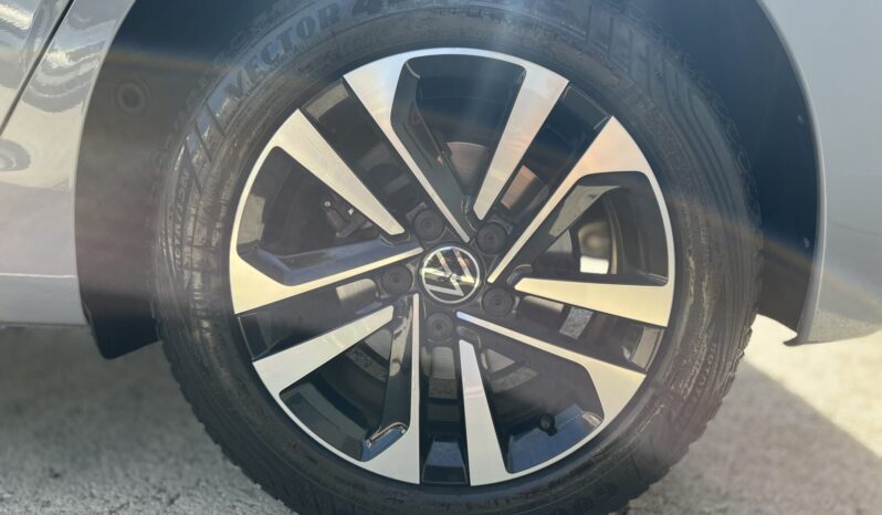 
Volkswagen Golf 8 full									