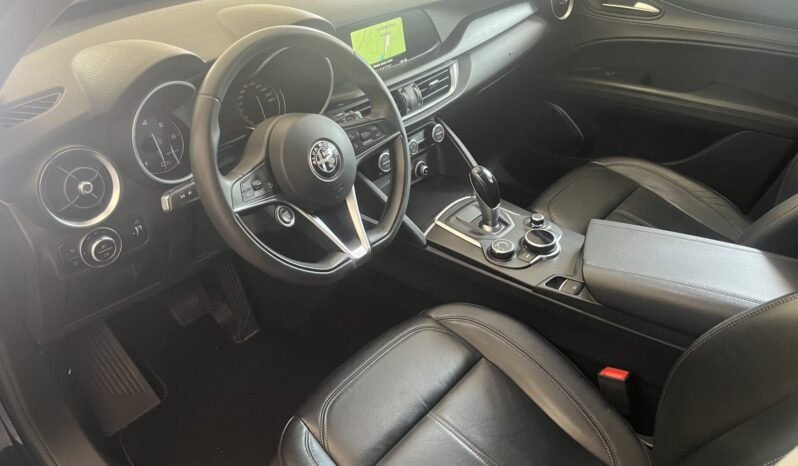 
Alfa Romeo Stelvio Q4 Turbodiesel 2.2 full									