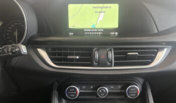 
Alfa Romeo Stelvio Q4 Turbodiesel 2.2 full									