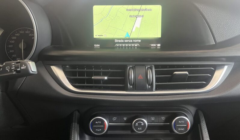 
Alfa Romeo Stelvio Q4 Turbodiesel 2.2 full									