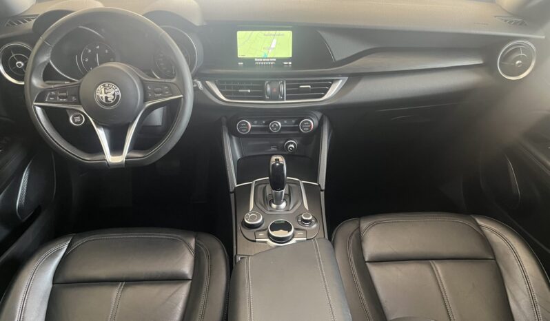 
Alfa Romeo Stelvio Q4 Turbodiesel 2.2 full									