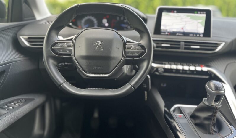 
Peugeot 3008 1.5 BlueHDi full									