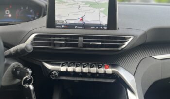 
Peugeot 3008 1.5 BlueHDi full									