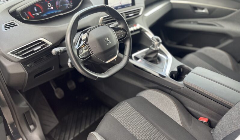 
Peugeot 3008 1.5 BlueHDi full									