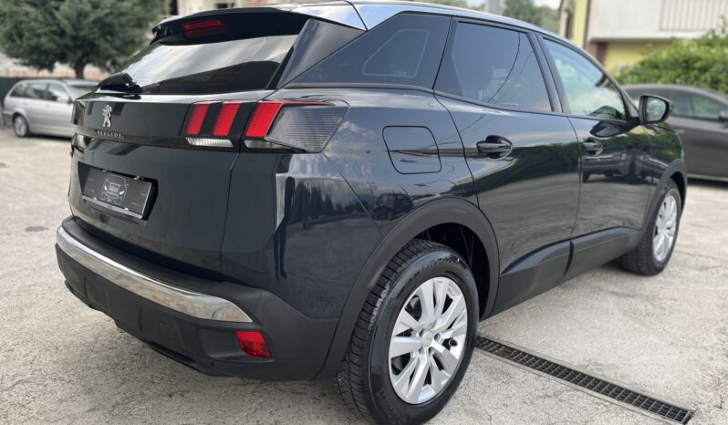 
Peugeot 3008 1.5 BlueHDi full									