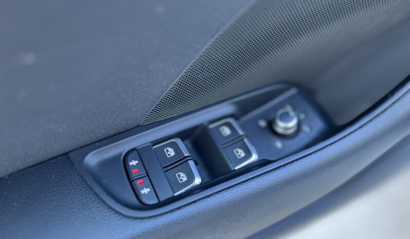 
Audi A3 Sportback S Tronic Sport full									