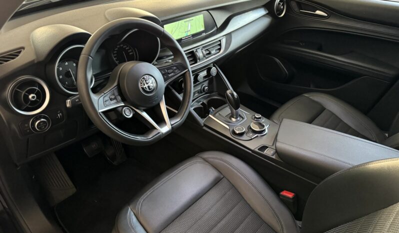 
Alfa Romeo Stelvio Q4 2.2 Turbodiesel full									