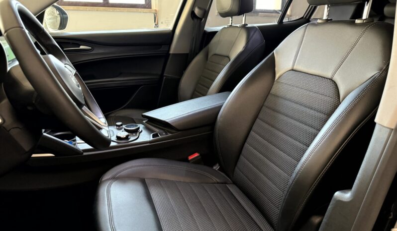 
Alfa Romeo Stelvio Q4 2.2 Turbodiesel full									