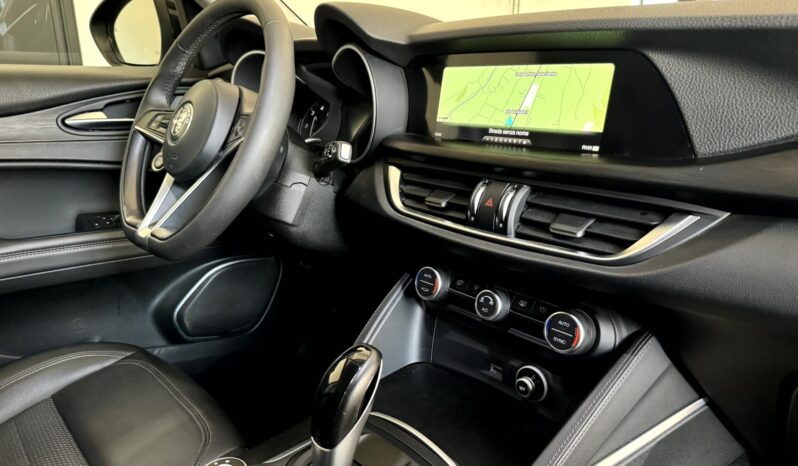 
Alfa Romeo Stelvio Q4 2.2 Turbodiesel full									