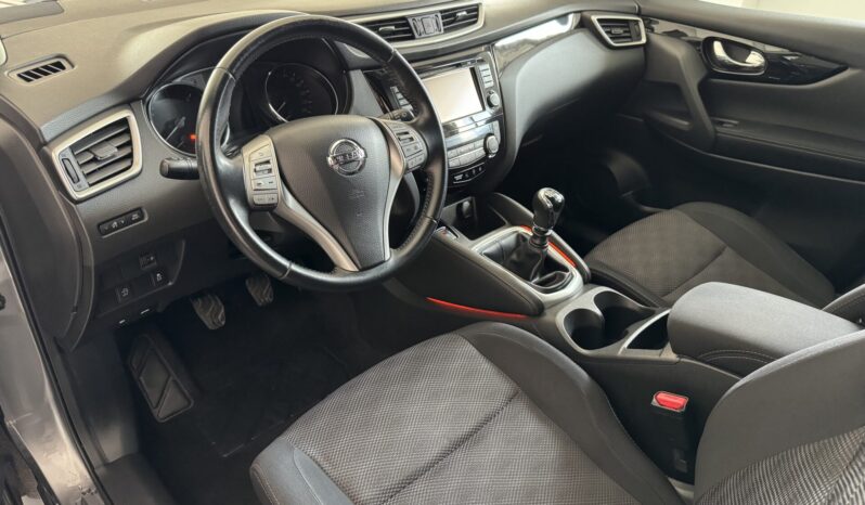 
Nissan Qasqhai 1.5 dCi full									