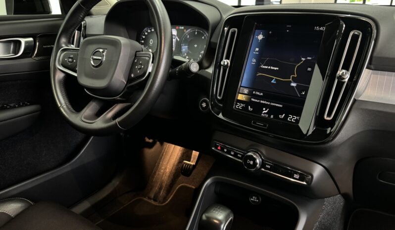 
Volvo XC40 D3 Monument 2.0 full									