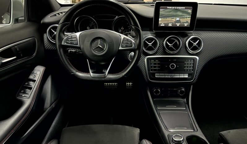 
Mercedes Classe A 200d 4Matic Premium Amg full									