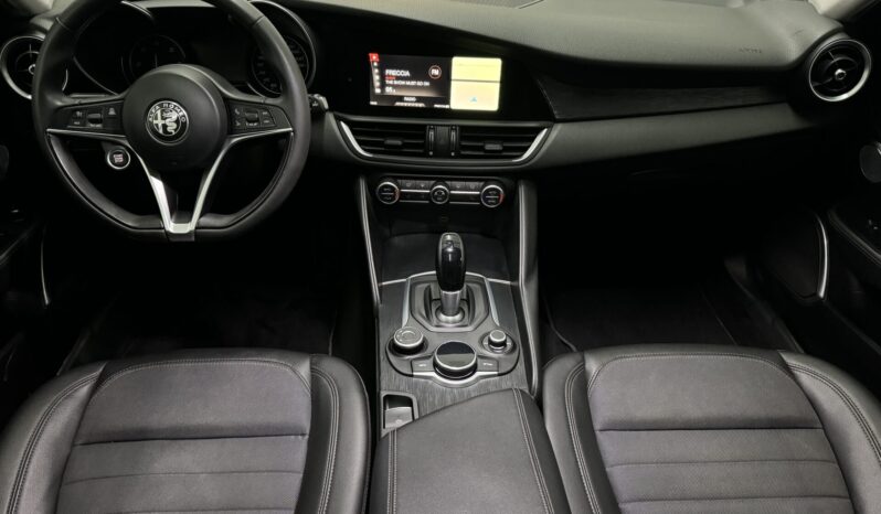 
Alfa Romeo Giulia Q4 2.2 full									