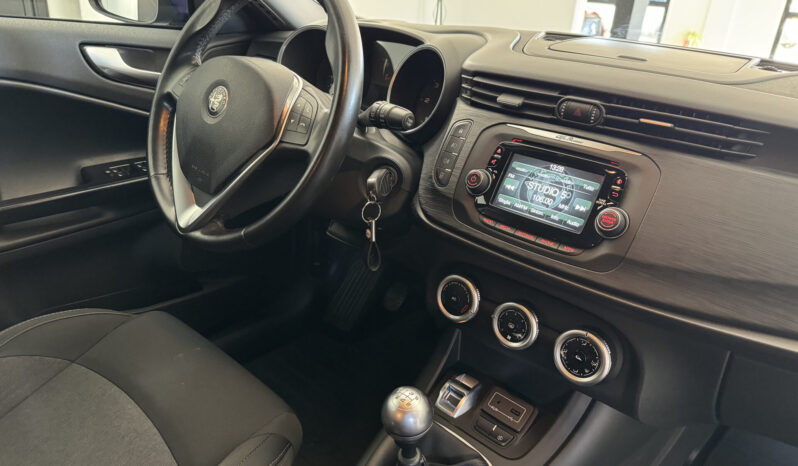 
Alfa Romeo Giulietta 1.6 JTDM-2 full									