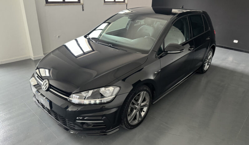 
Volkswagen Golf 7,5 R-Line full									