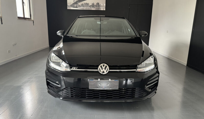 
Volkswagen Golf 7,5 R-Line full									