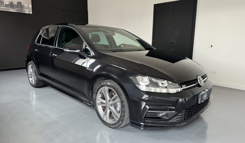 
Volkswagen Golf 7,5 R-Line full									
