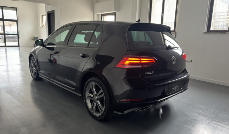 
Volkswagen Golf 7,5 R-Line full									