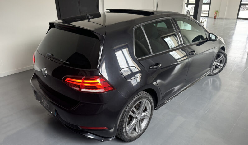 
Volkswagen Golf 7,5 R-Line full									