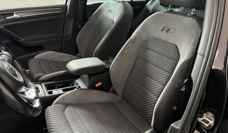 
Volkswagen Golf 7,5 R-Line full									