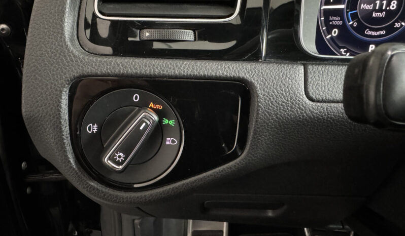 
Volkswagen Golf 7,5 R-Line full									