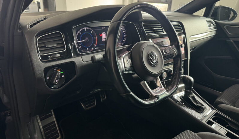 
Volkswagen Golf 7,5 R-Line full									