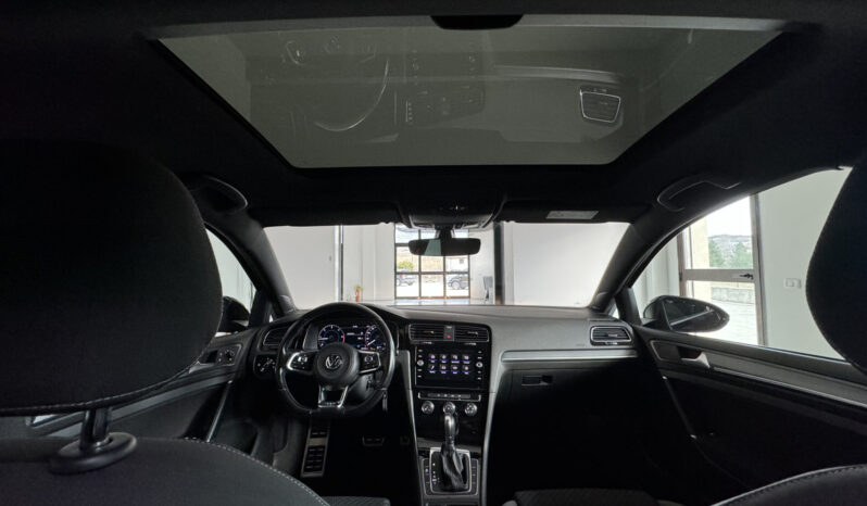 
Volkswagen Golf 7,5 R-Line full									