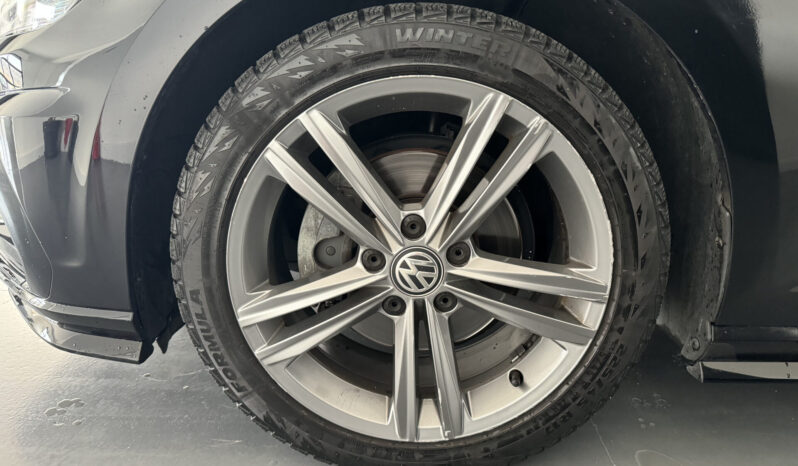 
Volkswagen Golf 7,5 R-Line full									