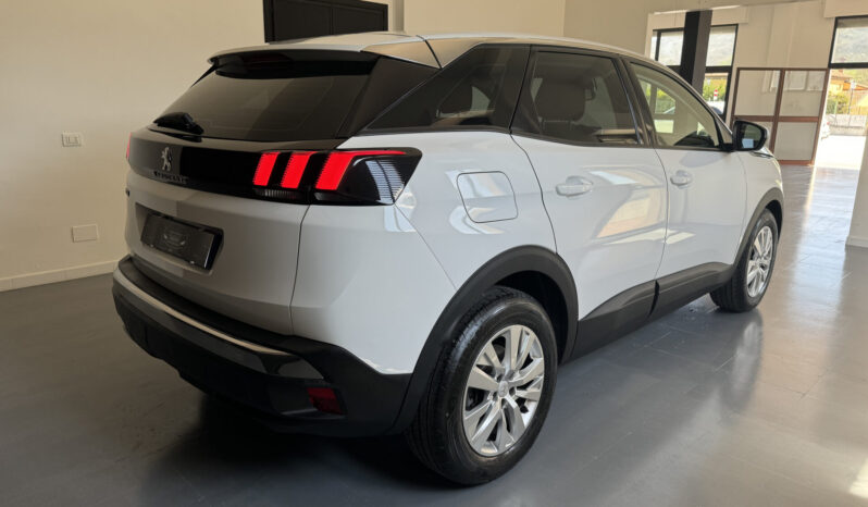 
Peugeot 3008 1.5 BlueHDi full									