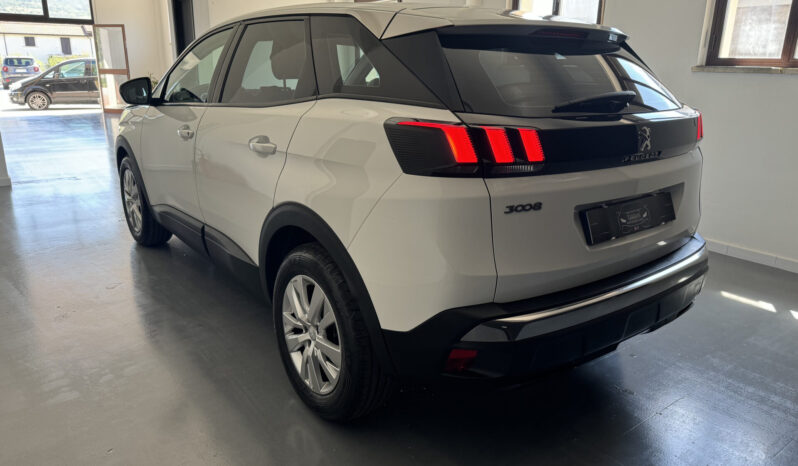 
Peugeot 3008 1.5 BlueHDi full									