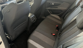 
Peugeot 3008 1.5 BlueHDi full									