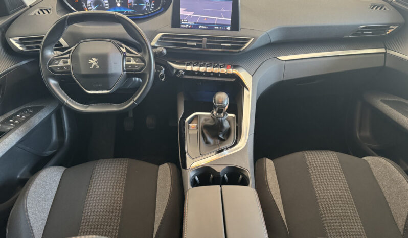 
Peugeot 3008 1.5 BlueHDi full									