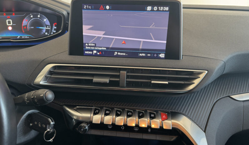 
Peugeot 3008 1.5 BlueHDi full									