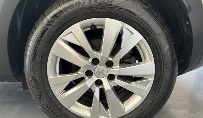 
Peugeot 3008 1.5 BlueHDi full									