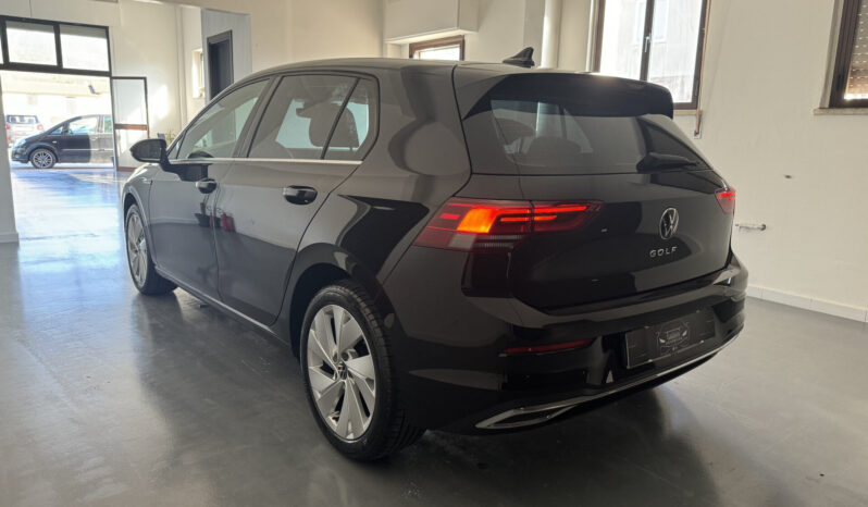 
Volkswagen Golf 8 2.0 TDi SCR Style full									