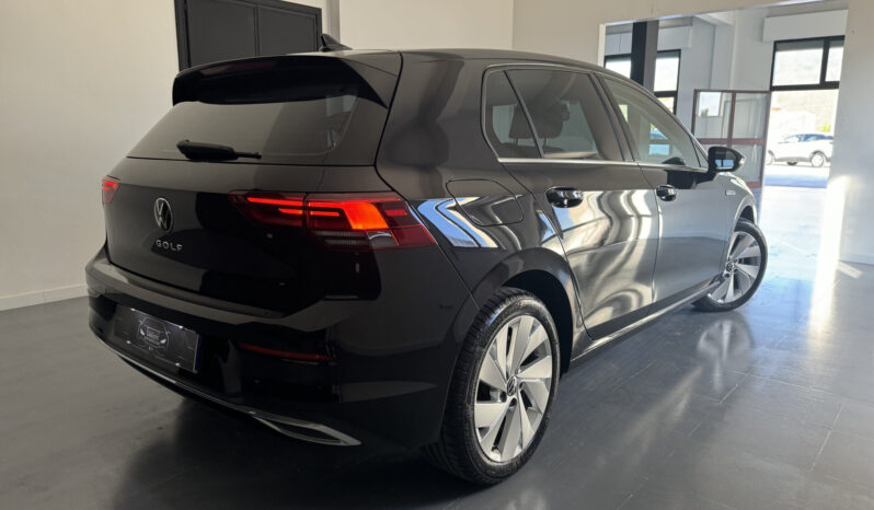 
Volkswagen Golf 8 2.0 TDi SCR Style full									