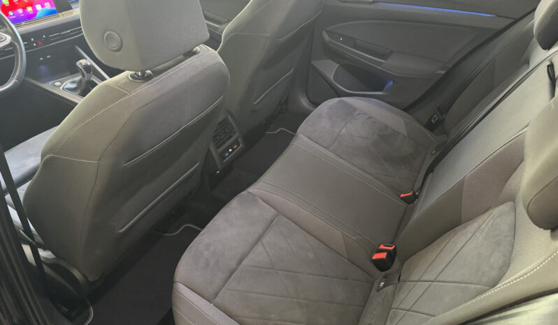 
Volkswagen Golf 8 2.0 TDi SCR Style full									