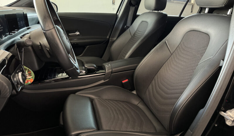 
Mercedes-Benz Classe A 180D Auto full									