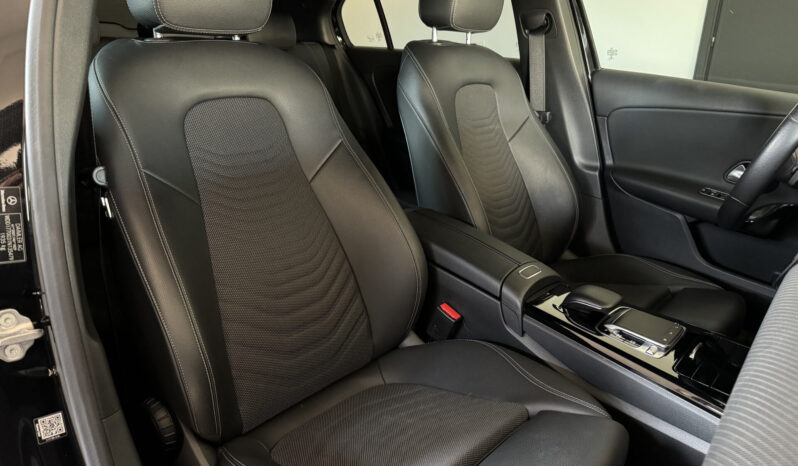 
Mercedes-Benz Classe A 180D Auto full									