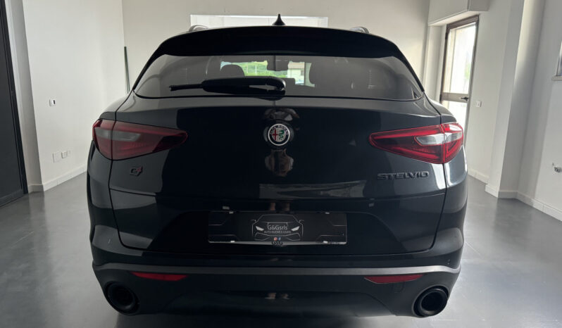 
Alfa Romeo Stelvio B-Tech 2.2 Q4 full									